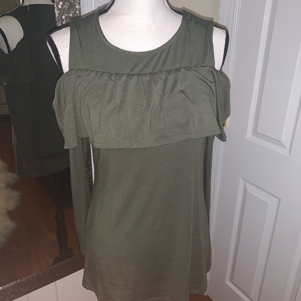 Cold shoulder top with ruffled detail